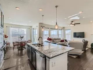 Photo #5: 2037619 Listing