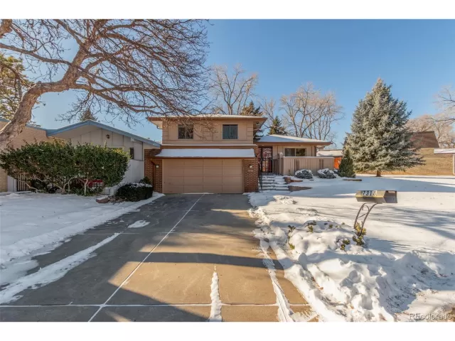 MLS: 2039427 Condo For Sale