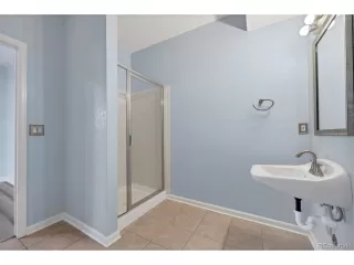 Photo #5: 2041495 Listing 