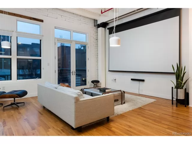 MLS: 2043468 Condo For Sale