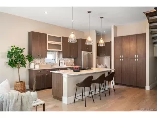 Photo #3: 2047938 Listing