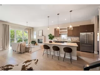 Photo #4: 2047938 Listing