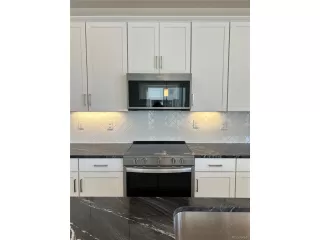 Photo #2: 2049309 Listing