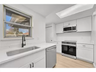 Photo #4: 2052478 Listing