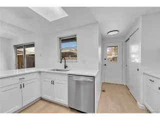 Photo #6: 2052478 Listing