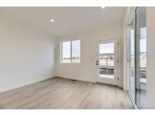 Photo #5: 2055041 Listing 