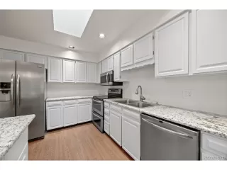 Photo #5: 2058992 Listing