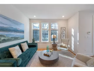 Photo #3: 2068781 Listing