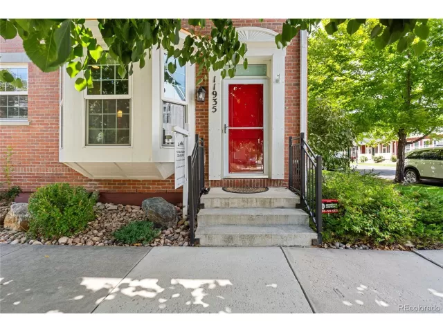 MLS: 2070142 Condo For Sale