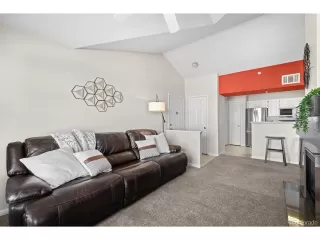 Photo #3: 2071070 Listing 