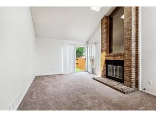 Photo #4: 2073327 Listing 