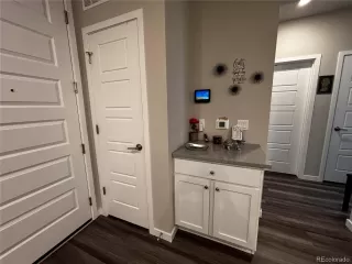 Photo #6: 2074703 Listing