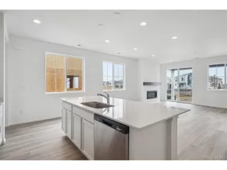 Photo #4: 2076725 Listing 