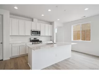 Photo #5: 2076725 Listing 