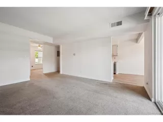 Photo #4: 2082410 Listing