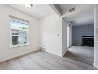 Photo #5: 2082410 Listing