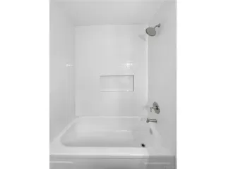 Photo #4: 2082532 Listing