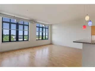 Photo #2: 2082979 Listing 