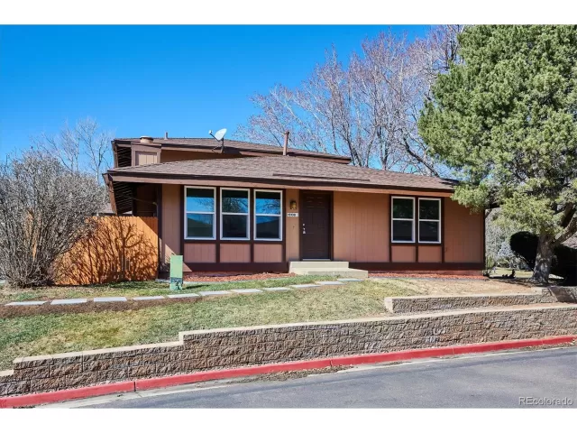 MLS: 2088200 Condo For Sale