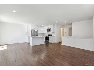 Photo #4: 2088200 Listing 