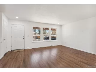 Photo #5: 2088200 Listing 