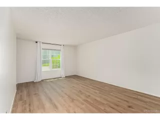 Photo #3: 2090971 Listing