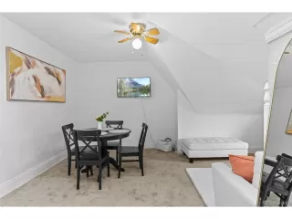 Photo #4: 2093145 Listing 