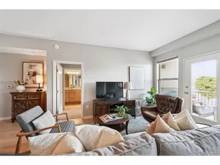 Photo #4: 2093401 Listing 