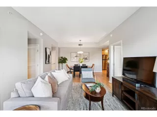 Photo #6: 2093401 Listing 