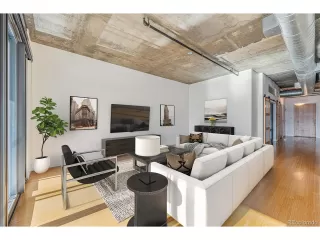 Photo #6: 2095327 Listing