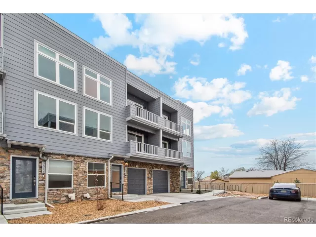 MLS: 2095395 Condo For Sale