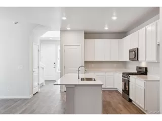 Photo #6: 2100218 Listing