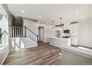 Photo #3: 2100393 Listing