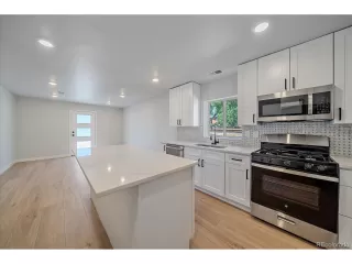 Photo #2: 2100468 Listing