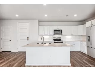 Photo #5: 2100742 Listing