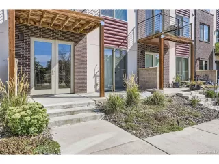 Photo #2: 2101027 Listing