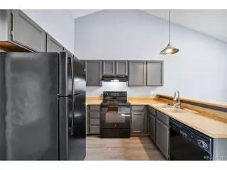 Photo #3: 2102151 Listing