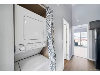 Photo #5: 2102151 Listing