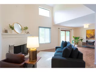 Photo #6: 2102346 Listing