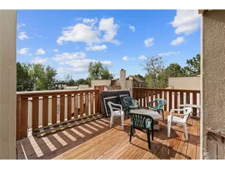 Photo #5: 2104674 Listing