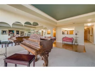 Photo #4: 2105645 Listing