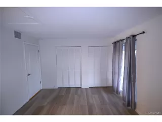 Photo #2: 2106836 Listing