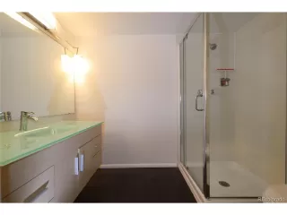 Photo #5: 2106836 Listing