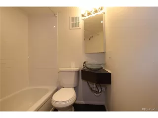 Photo #6: 2106836 Listing