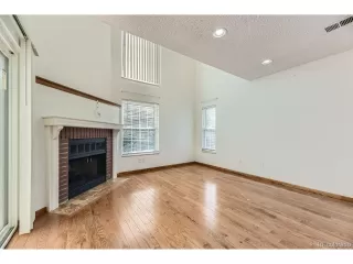 Photo #4: 2107178 Listing