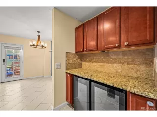 Photo #5: 2108030 Listing 