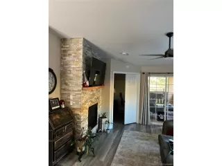 Photo #3: 2109348 Listing