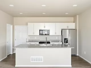 Photo #4: 2111932 Listing 