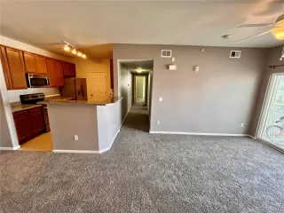 Photo #6: 2112700 Listing