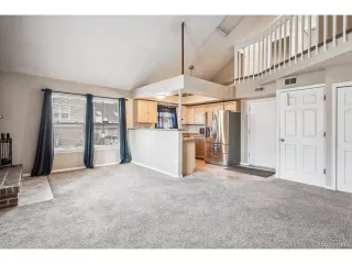 Photo #3: 2112875 Listing